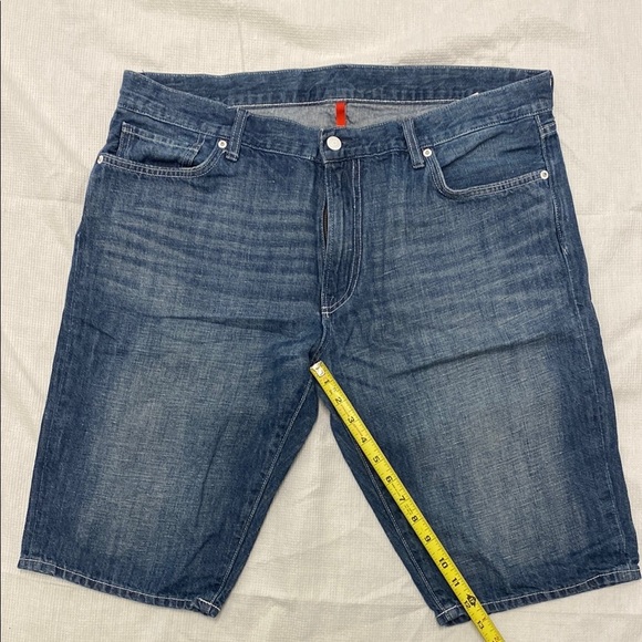 Uniqlo Women's Distressed Linen Blue Jean Shorts - Picture 7 of 10